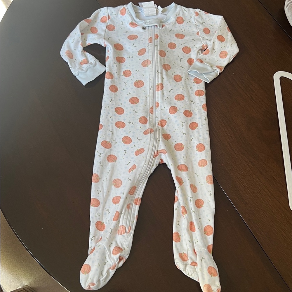 Baby Footed Pajama Zipper Sleepwear in Soft Peach Pumpkin Print